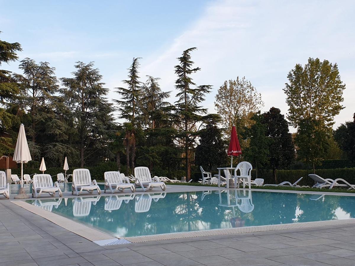 Azur Apartment Sirmione Exterior foto